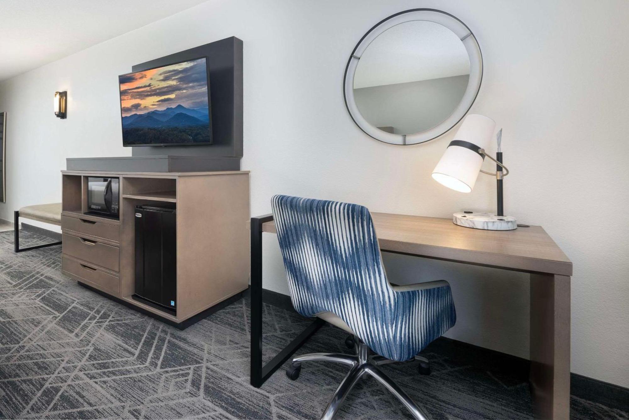 Country Inn & Suites By Radisson Asheville Downtown Tunnel Road Eksteriør bilde