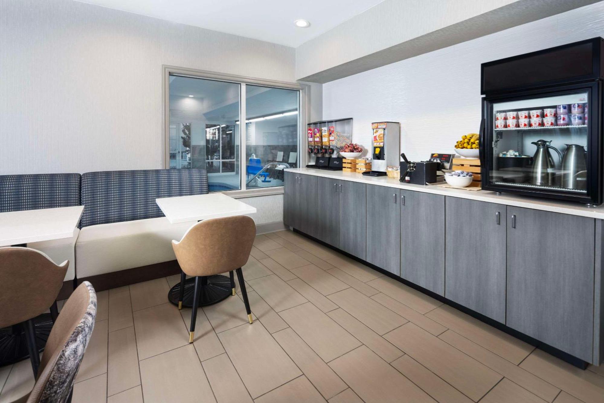 Country Inn & Suites By Radisson Asheville Downtown Tunnel Road Eksteriør bilde