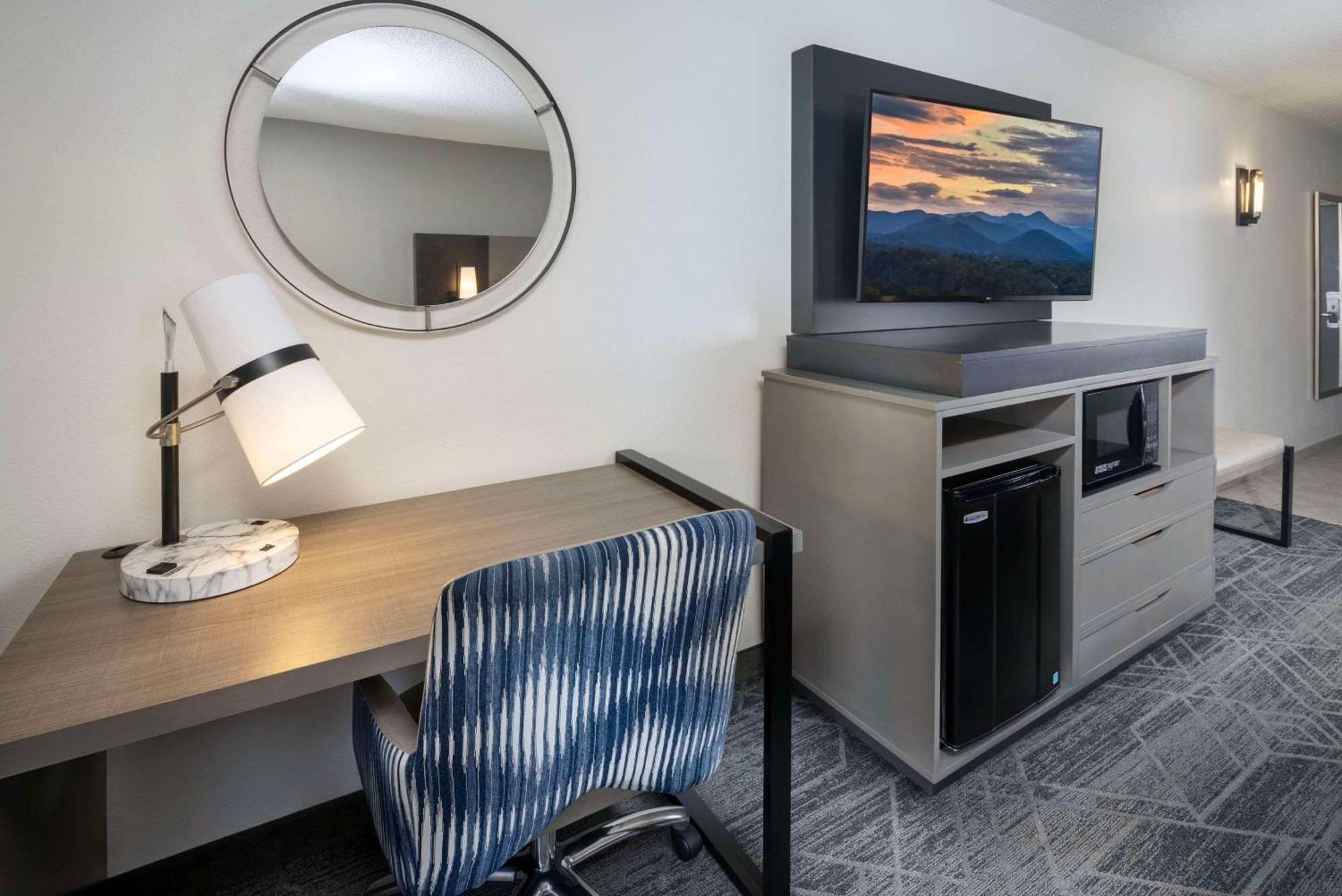 Country Inn & Suites By Radisson Asheville Downtown Tunnel Road Eksteriør bilde